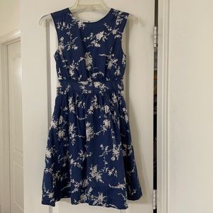 Emily and Fin navy floral dress, XS